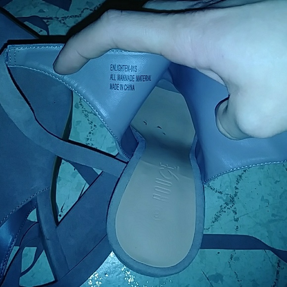 Heels - Picture 4 of 8